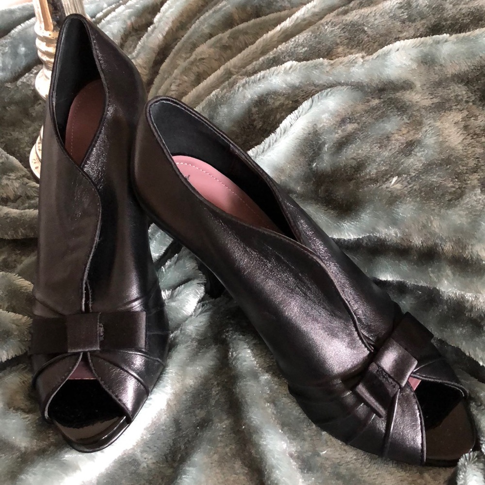 New Tahari Shoes